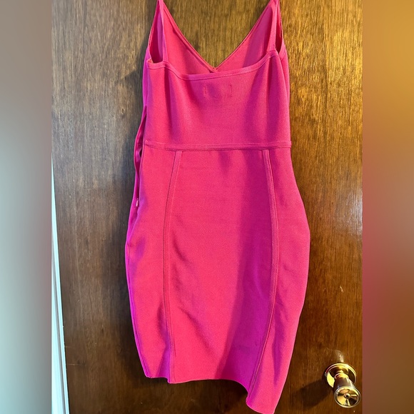 MESHKI - pink stretch mini dress size M - Picture 5 of 5